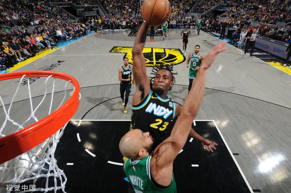 武磊的首球 武磊的首球