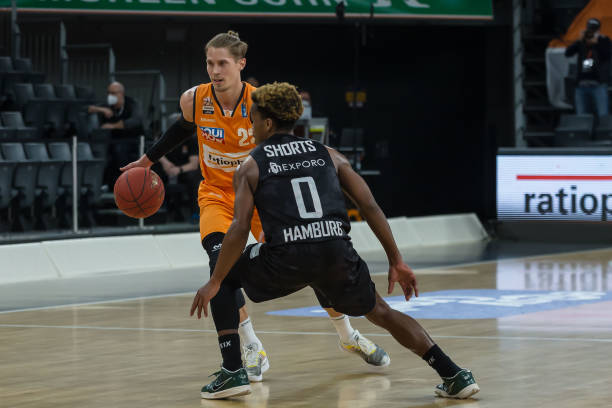 的防线措手 的防线措手