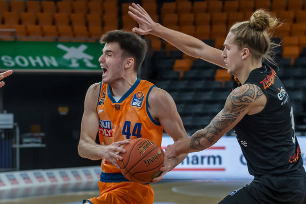 并恢复士气 并恢复士气