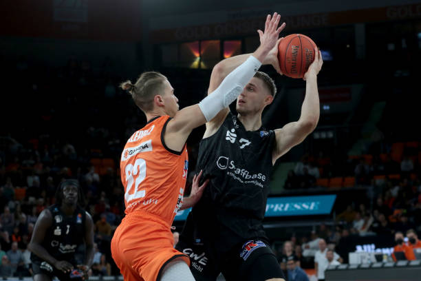 硬生生打停 硬生生打停